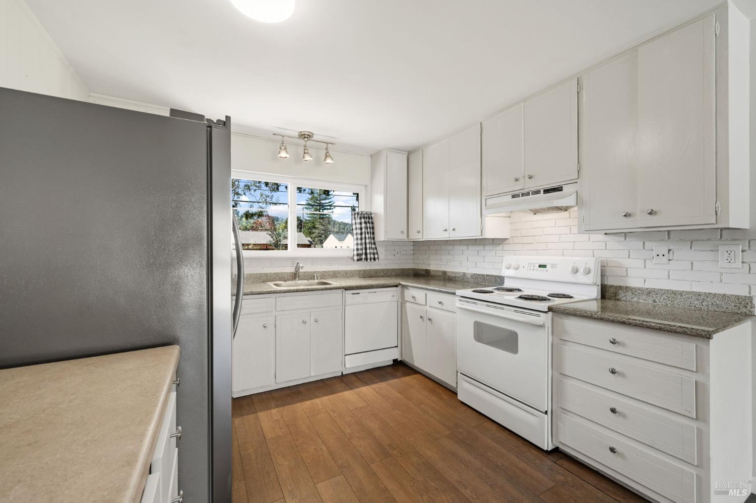 260 Merrydale Road, Unit 5 San Rafael, CA 94903 - Photo 9 of 28