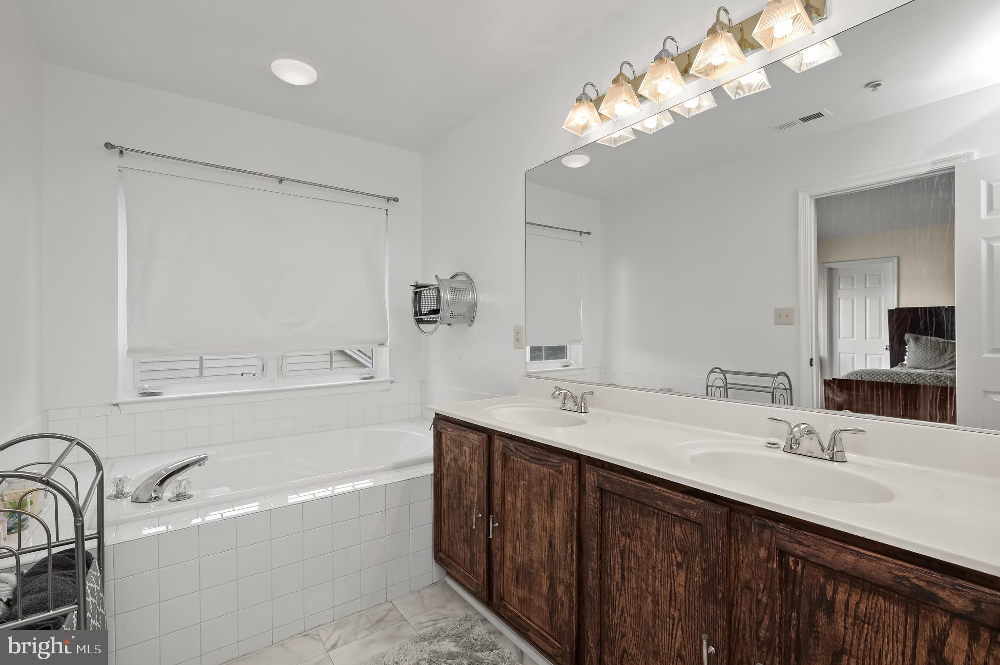 9002 Fox Park Road Clinton, MD 20735 - Photo 31 of 46 Gallery Image 31