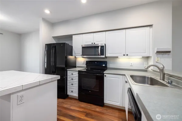 $552,000 | 16125 Juanita Woodinville Way Northeast, Unit 805, Bothell, WA 98011