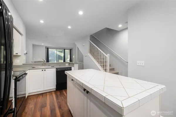 $552,000 | 16125 Juanita Woodinville Way Northeast, Unit 805, Bothell, WA 98011