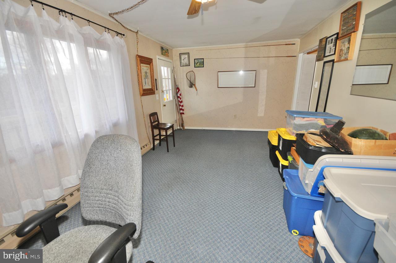 2122 Jacksonville Jobstown Road Jobstown, NJ 08041 - Photo 25 of 75 Living Room