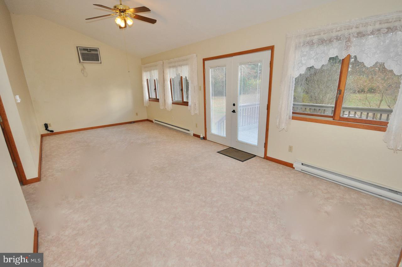 2122 Jacksonville Jobstown Road Jobstown, NJ 08041 - Photo 46 of 75 Apartment: Living Dining Combo
