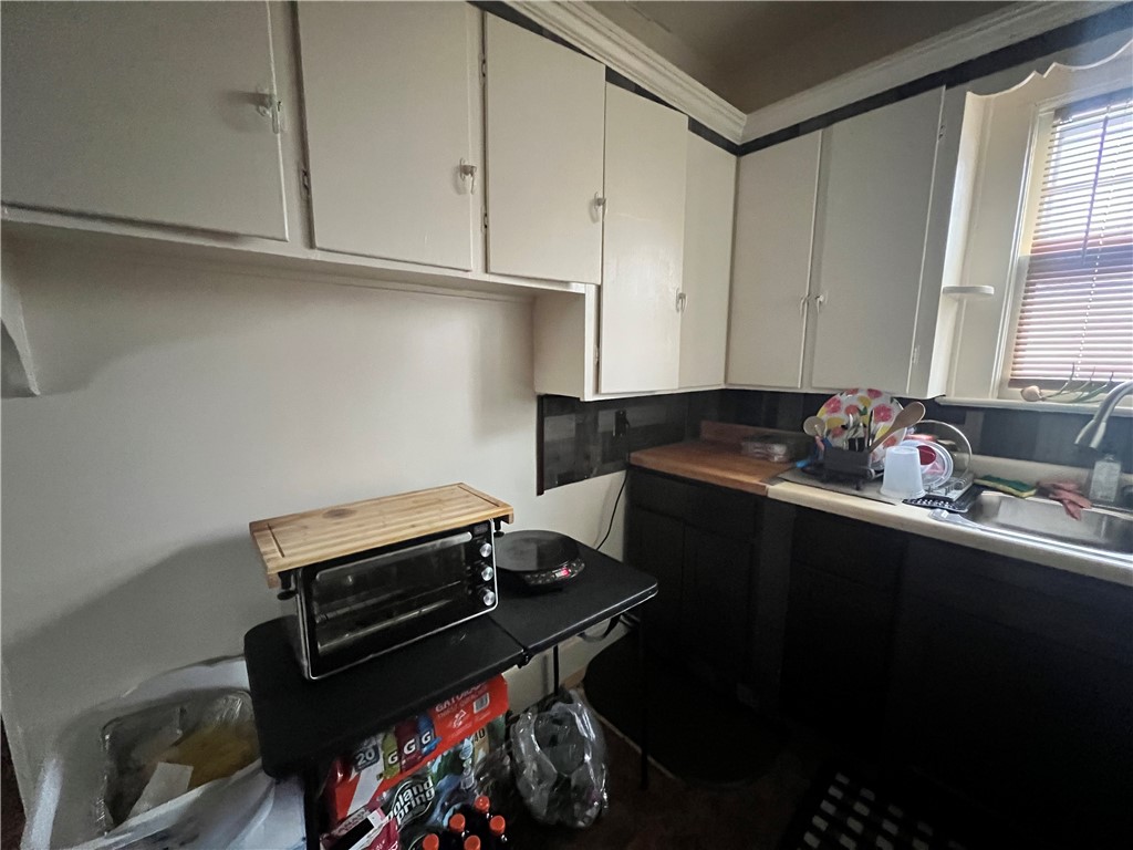 206 Kirkland Road Rochester, NY 14611 - Photo 4 of 13