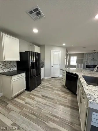 $3,000 | 7758 Meng Court, Las Vegas, NV 89113
