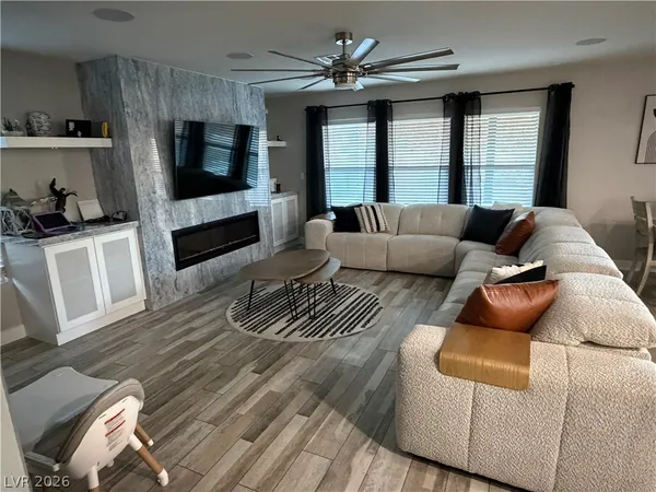 $3,000 | 7758 Meng Court, Las Vegas, NV 89113