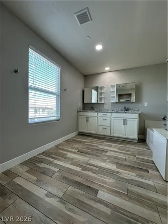 $3,000 | 7758 Meng Court, Las Vegas, NV 89113