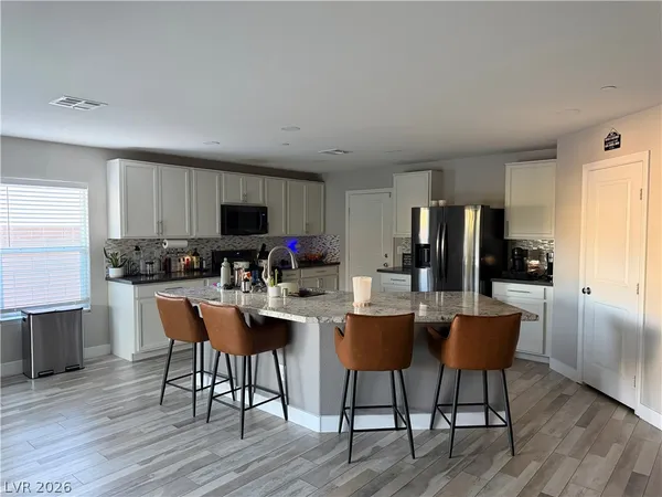 $3,000 | 7758 Meng Court, Las Vegas, NV 89113