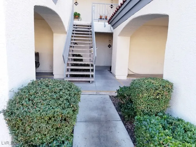$1,400 | 8455 West Sahara Avenue, Unit 143, Las Vegas, NV 89117