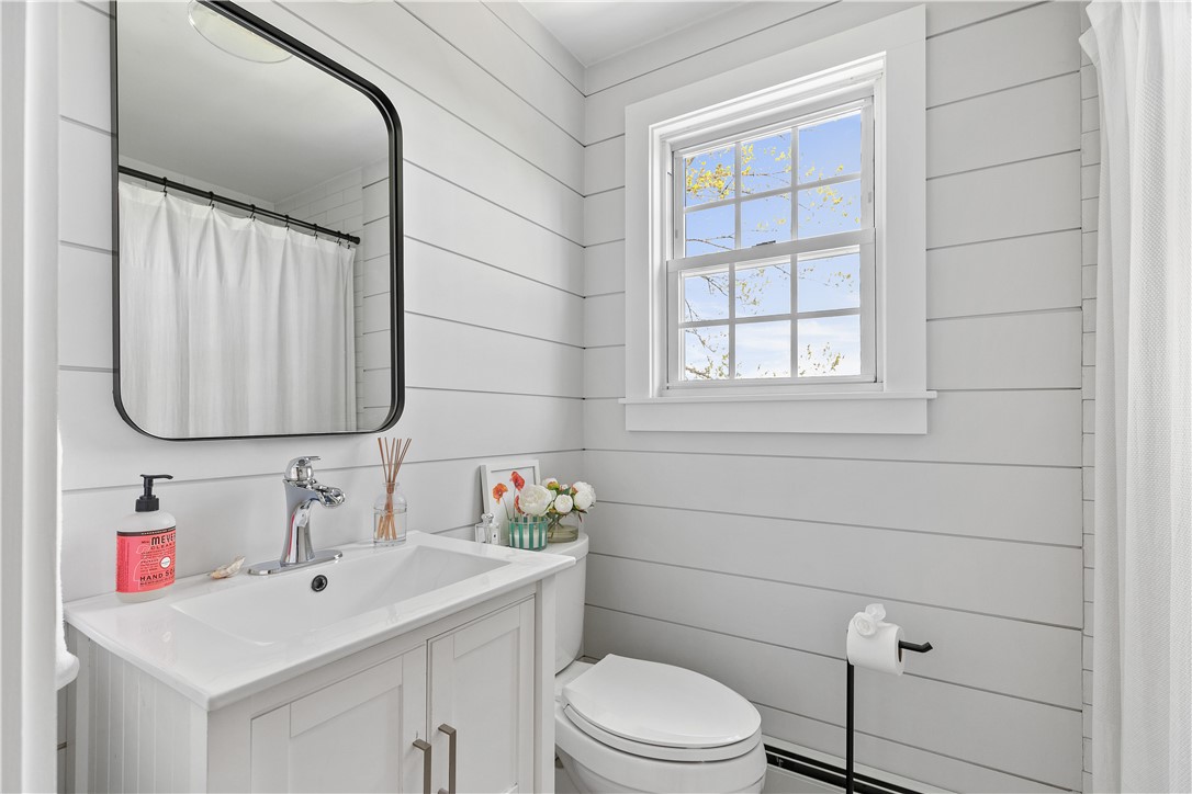 2 Bailey Terrace Middletown, RI 02842 - Photo 18 of 36