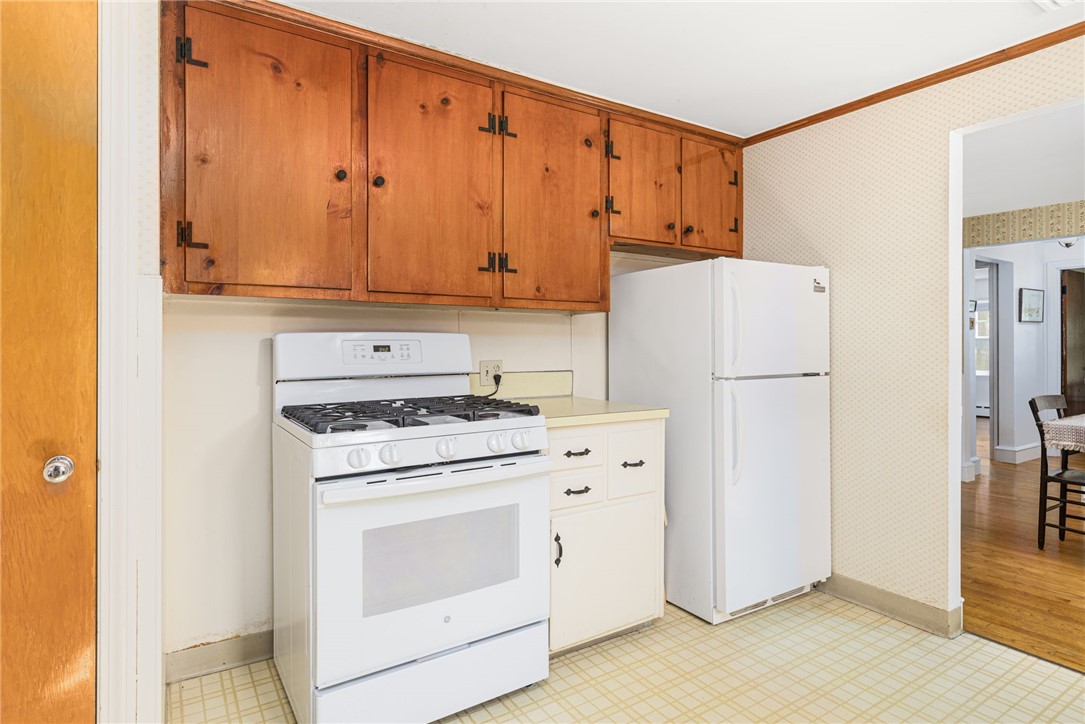 169 Lansdowne Road Warwick, RI 02888 - Photo 10 of 30 Kitchen