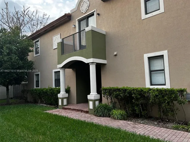 $2,900 | 608 Northeast 33rd Terrace, Unit 608, Homestead, FL 33033