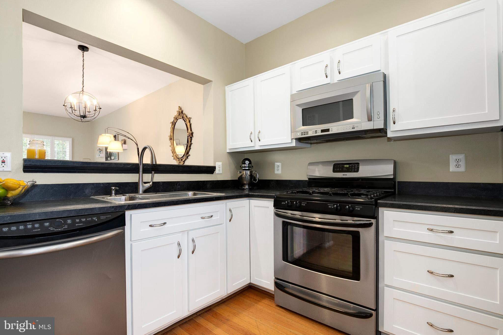 1209 Heritage Commons Court Reston, VA 20194 - Photo 14 of 41