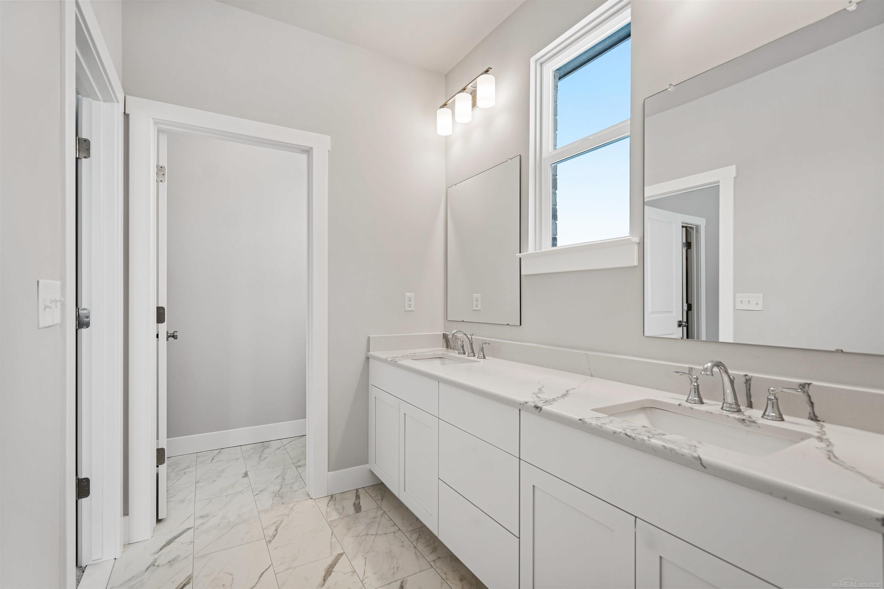 27650 Hagen Road New Baltimore, MI 48051 - Photo 27 of 40 Owner's Bath