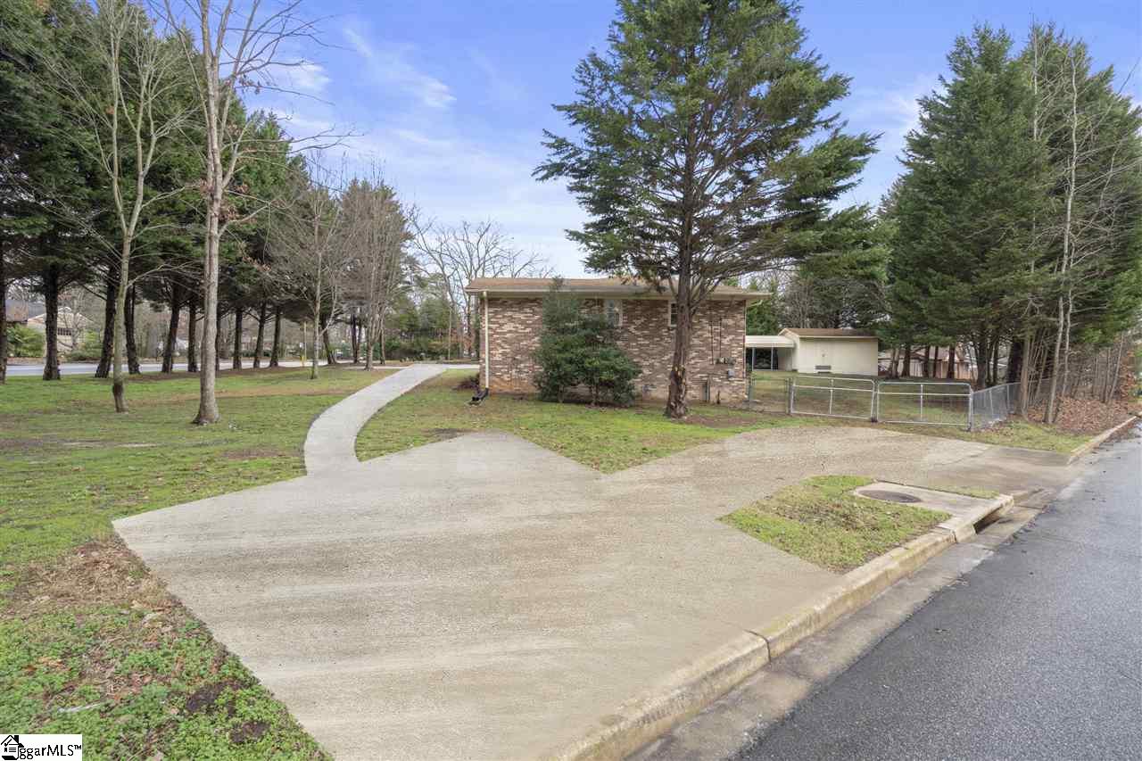 3200 Edwards Road Taylors, SC 29687 - Photo 24 of 26 Giving an idea of driveway and/or sidewalk options to have extra parking pad or pull through to Ikes