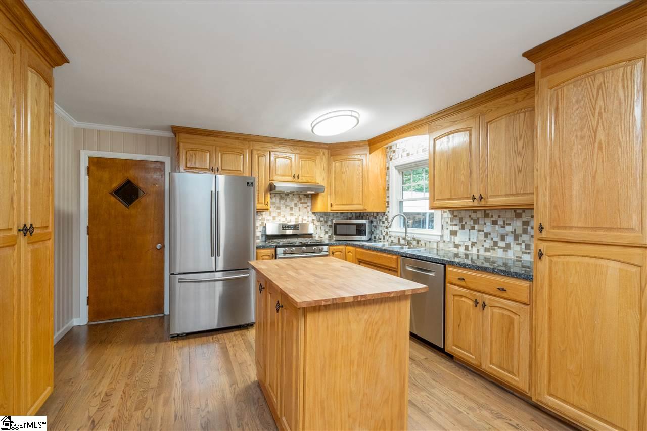 3200 Edwards Road Taylors, SC 29687 - Photo 8 of 26 Gallery Image 8