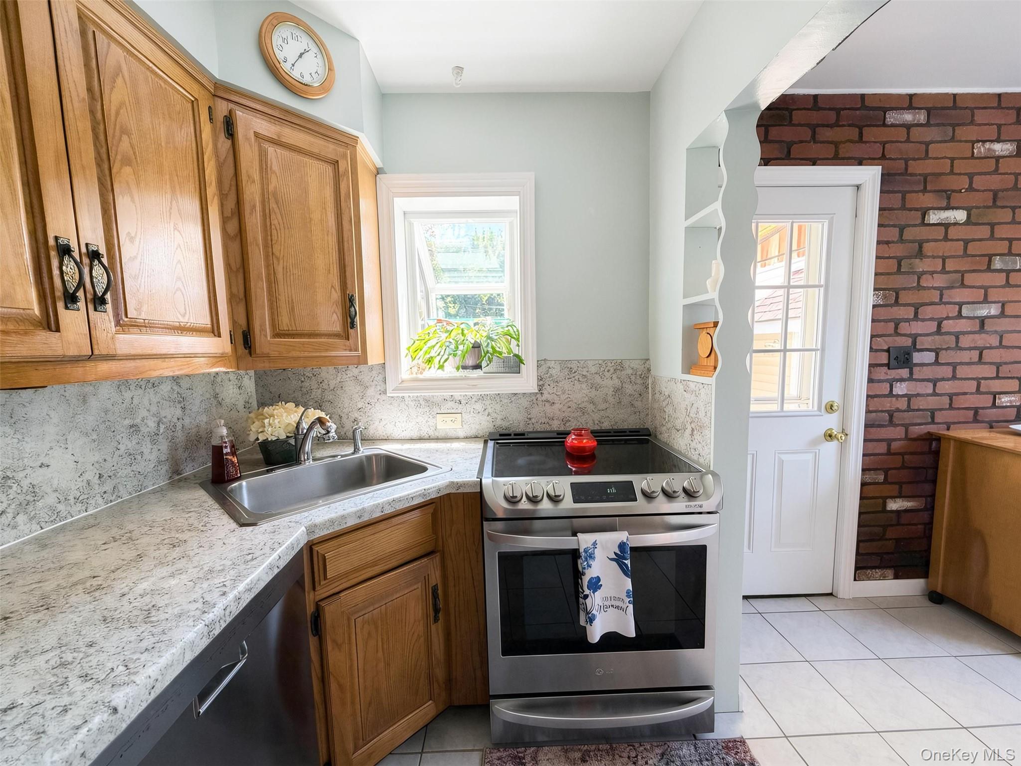 3584 Condor Road Levittown, NY 11756 - Photo 8 of 45