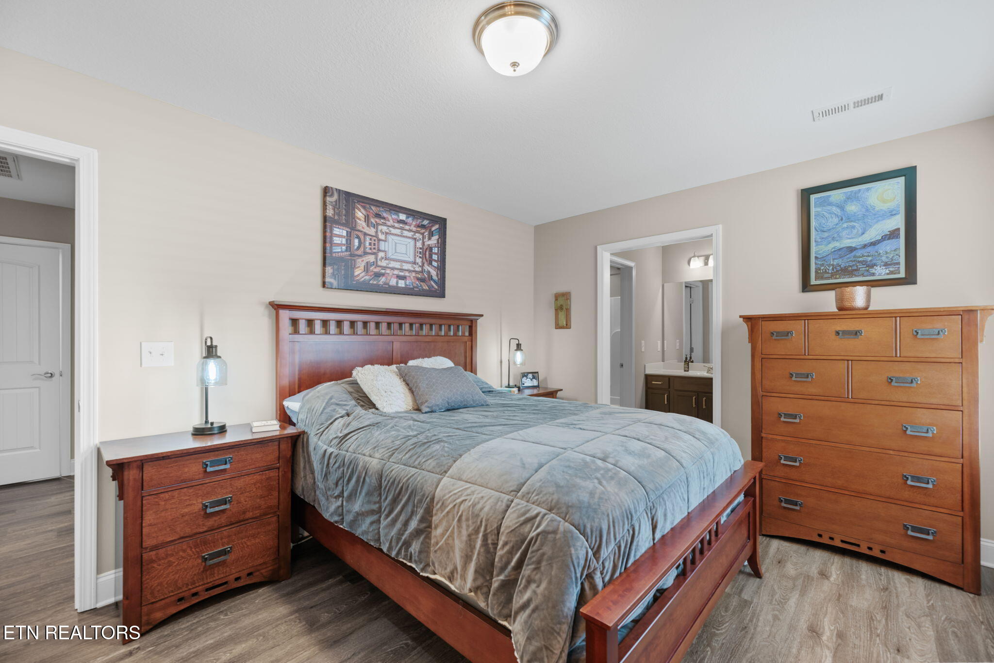 139 Hackberry Street Oak Ridge, TN 37830 - Photo 23 of 49 23-web-or-mls-Hckbrry139 (69)