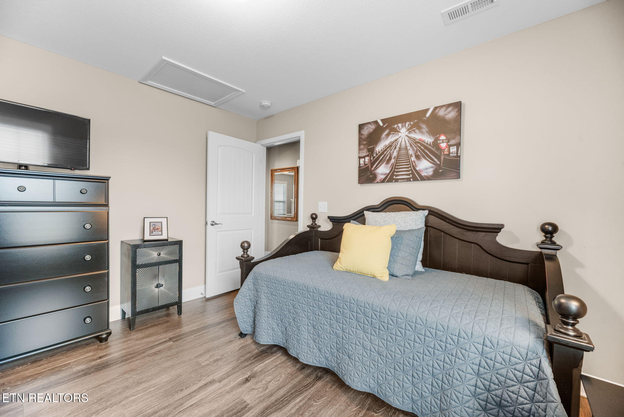 139 Hackberry Street Oak Ridge, TN 37830 - Photo 28 of 49 28-web-or-mls-Hckbrry139 (81)