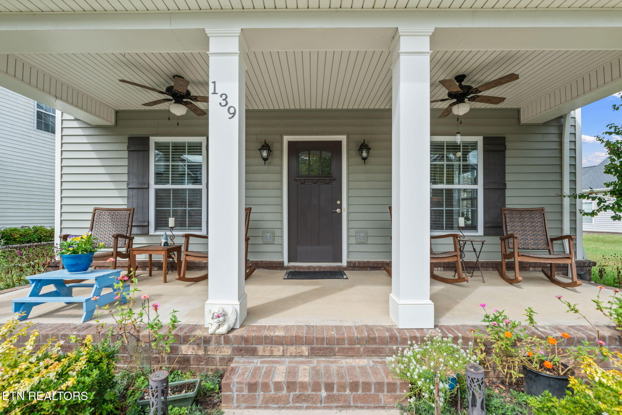 139 Hackberry Street Oak Ridge, TN 37830 - Photo 4 of 49 4-web-or-mls-Hckbrry139 (12)