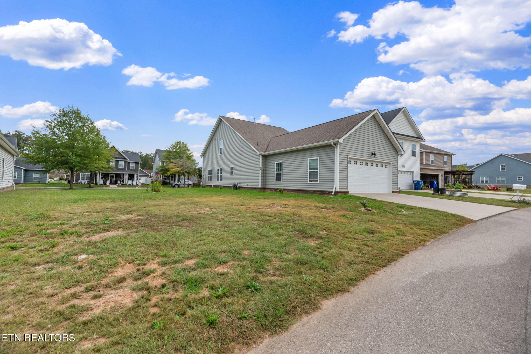 139 Hackberry Street Oak Ridge, TN 37830 - Photo 48 of 49 49-web-or-mls-Hckbrry139 (99)