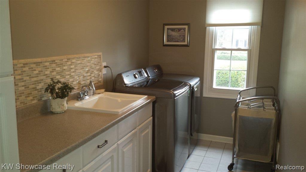 35787 Congress Road Farmington, MI 48335 - Photo 10 of 18 20130920_121352.jpg
