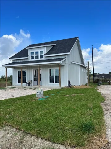 $355,000 | 360 Club Oak Lane, Rockport, TX 78382