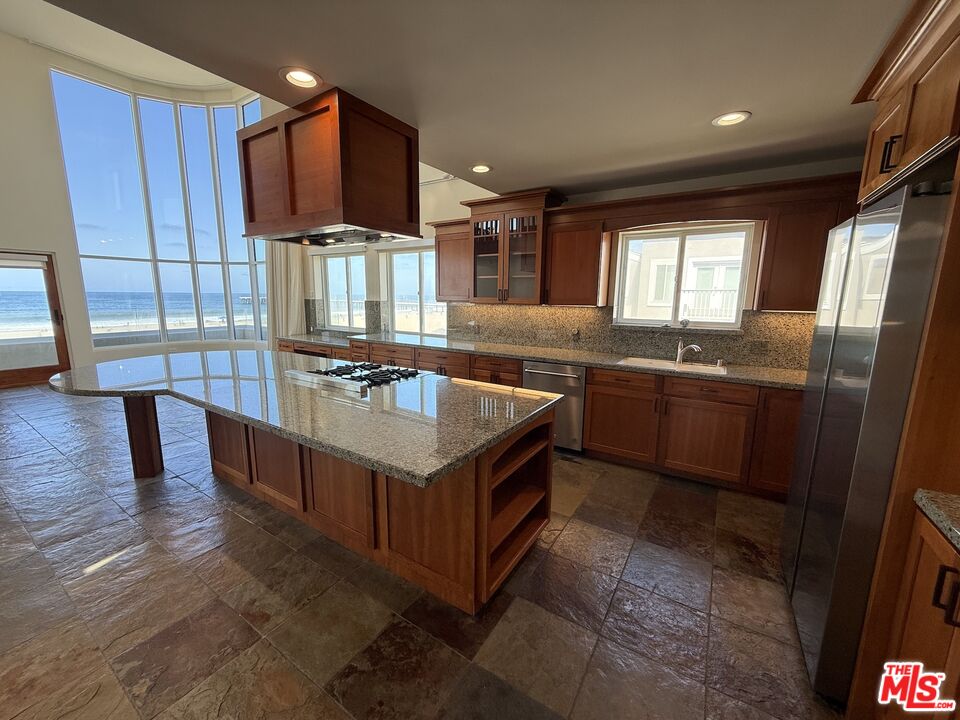 2 Catamaran Street, Unit 3 Marina del Rey, CA 90292 - Photo 12 of 40