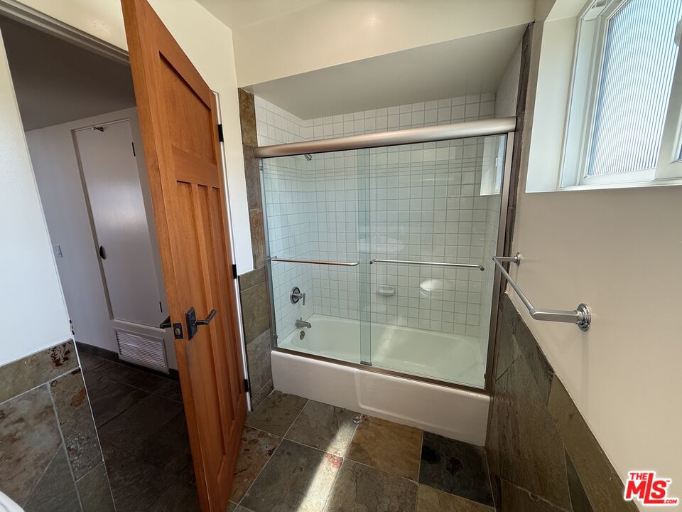 2 Catamaran Street, Unit 3 Marina del Rey, CA 90292 - Photo 16 of 40