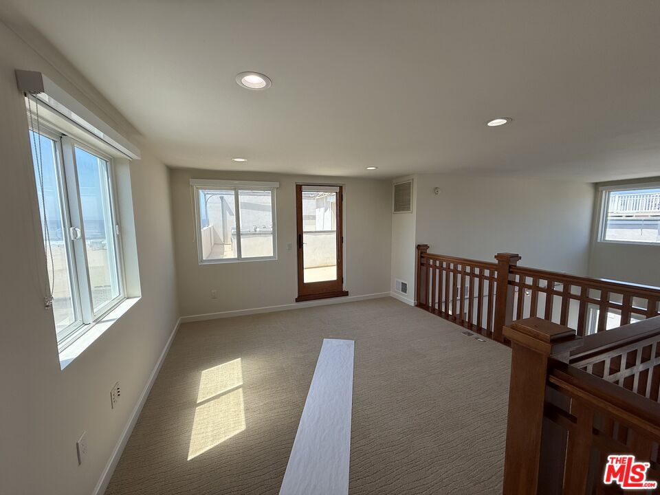 2 Catamaran Street, Unit 3 Marina del Rey, CA 90292 - Photo 33 of 40