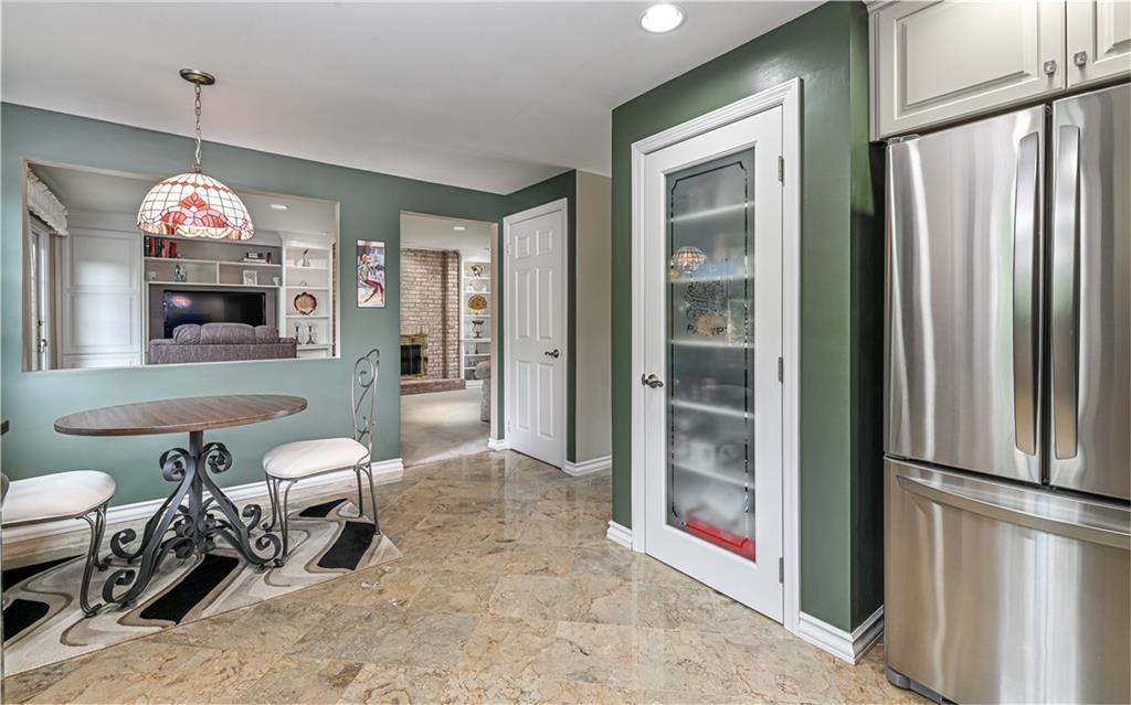 2276 Rochester Road Pittsburgh, PA 15237 - Photo 11 of 37 Gallery Image 11