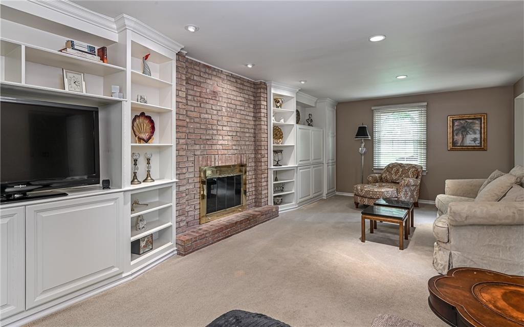 2276 Rochester Road Pittsburgh, PA 15237 - Photo 13 of 37 Gallery Image 13