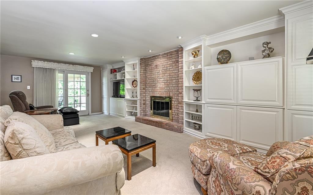 2276 Rochester Road Pittsburgh, PA 15237 - Photo 15 of 37 Gallery Image 15