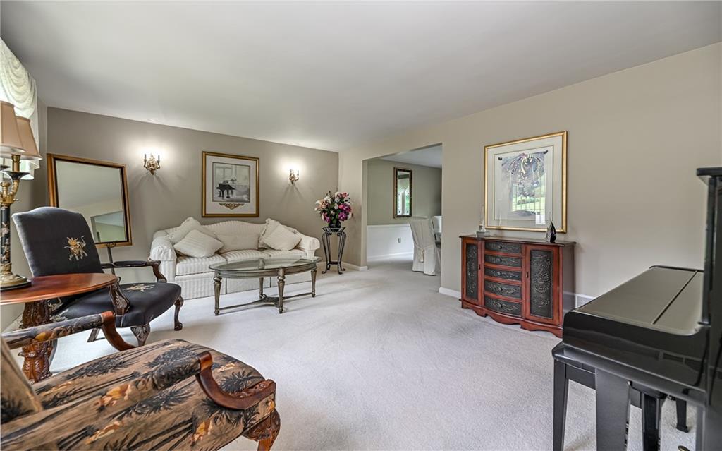 2276 Rochester Road Pittsburgh, PA 15237 - Photo 4 of 37 Gallery Image 4