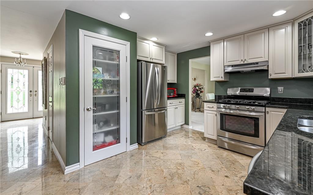 2276 Rochester Road Pittsburgh, PA 15237 - Photo 10 of 37 Gallery Image 10