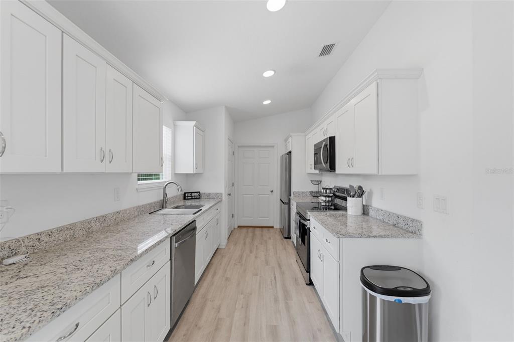 15989 Southwest 29th Court Road Ocala, FL 34473 - Photo 11 of 31