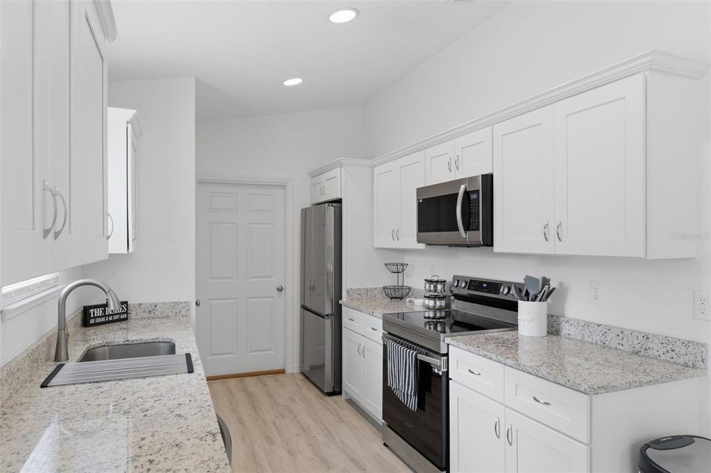 15989 Southwest 29th Court Road Ocala, FL 34473 - Photo 12 of 31