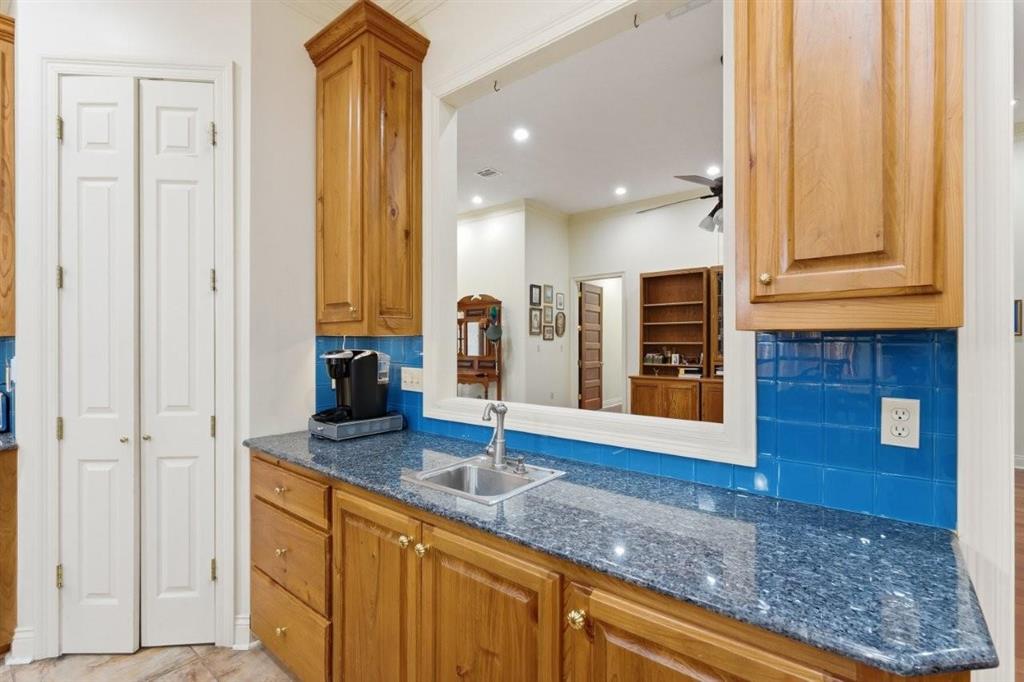 2720 Rue Cannes Lake Charles, LA 70605 - Photo 8 of 36
