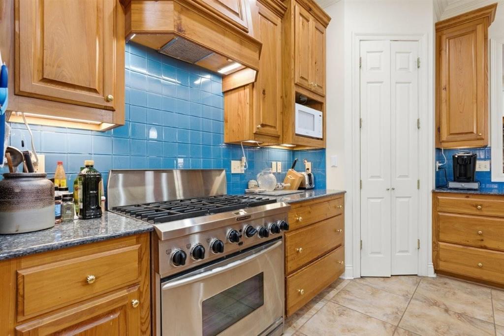 2720 Rue Cannes Lake Charles, LA 70605 - Photo 9 of 36