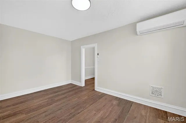 $1,350 | 5803 South Kings Highway Boulevard, Unit 2N, St. Louis, MO 63109