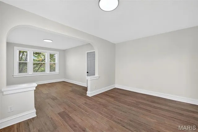 $1,350 | 5803 South Kings Highway Boulevard, Unit 2N, St. Louis, MO 63109