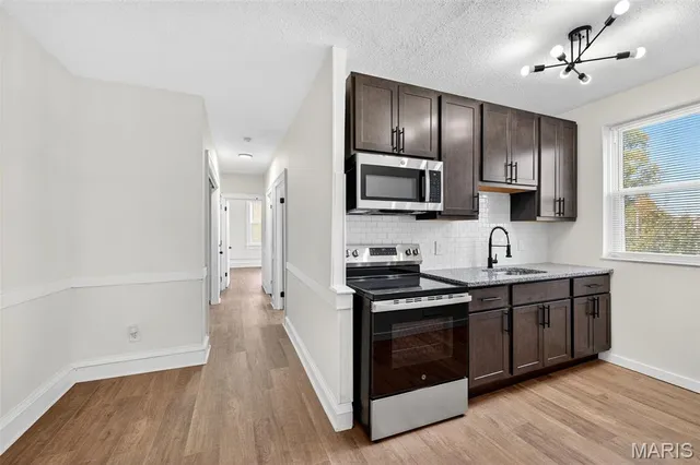 $1,350 | 5803 South Kings Highway Boulevard, Unit 2N, St. Louis, MO 63109