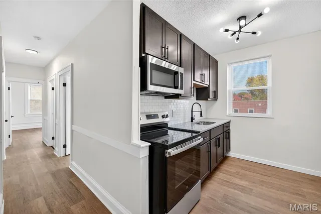 $1,350 | 5803 South Kings Highway Boulevard, Unit 2N, St. Louis, MO 63109