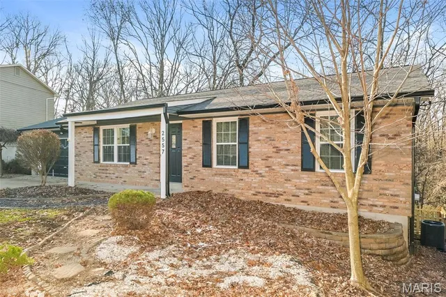 $2,425 | 2557 Tricia Lane, High Ridge, MO 63049