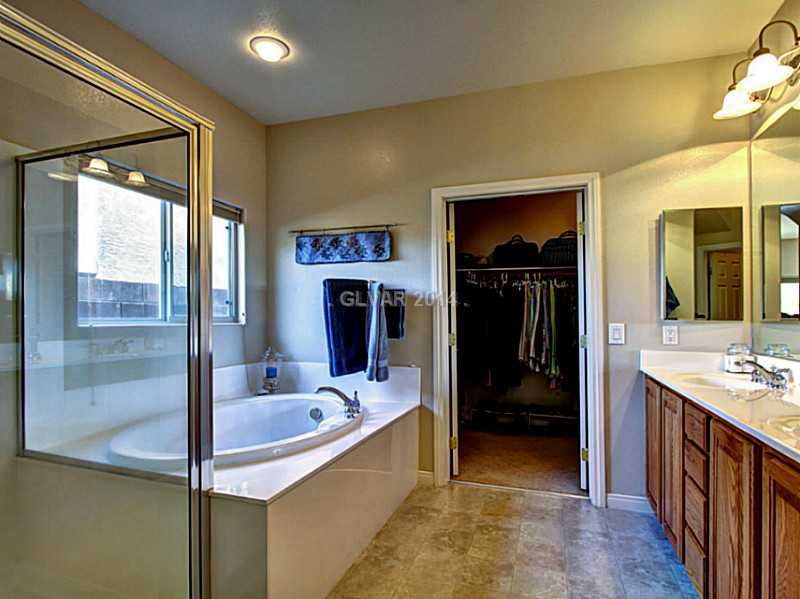 1049 Golden Splendor Court Henderson, NV 89002 - Photo 8 of 15 Master Bath/Spa.