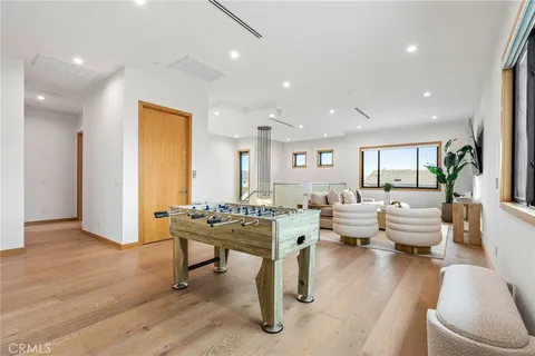 $3,698,000 | 1828 Pine Street, Huntington Beach, CA 92648