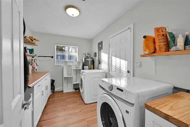 a view of kitchen and washer and dryer