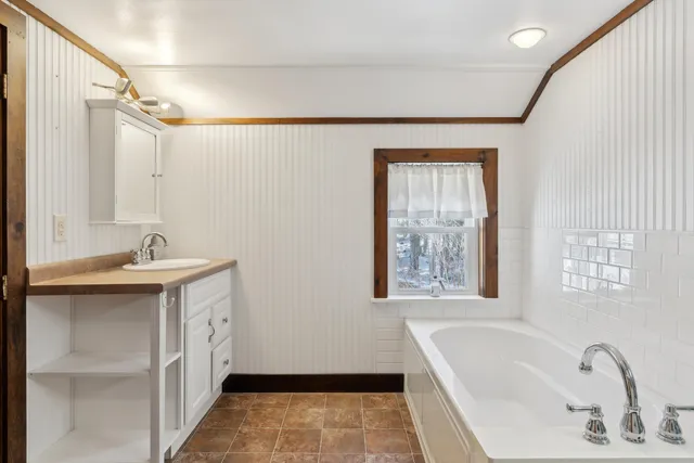 $699,000 | 548 Allen Pond Road, Greene, ME 04236