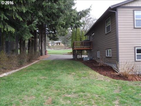 345 Southwest Martin Road White Salmon, WA 98672 - Photo 7 of 26 Gallery Image 7