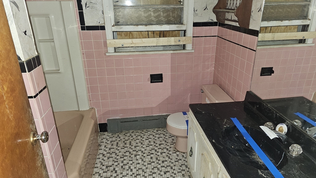 181 Freeman Terrace Springfield, MA 01104 - Photo 17 of 24