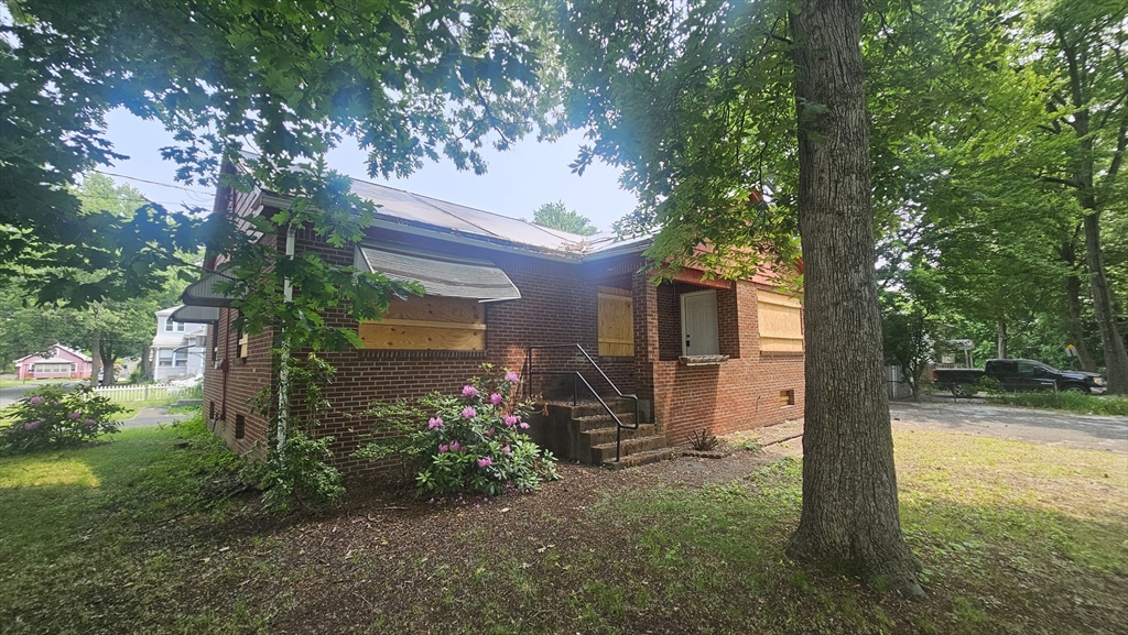 181 Freeman Terrace Springfield, MA 01104 - Photo 6 of 24